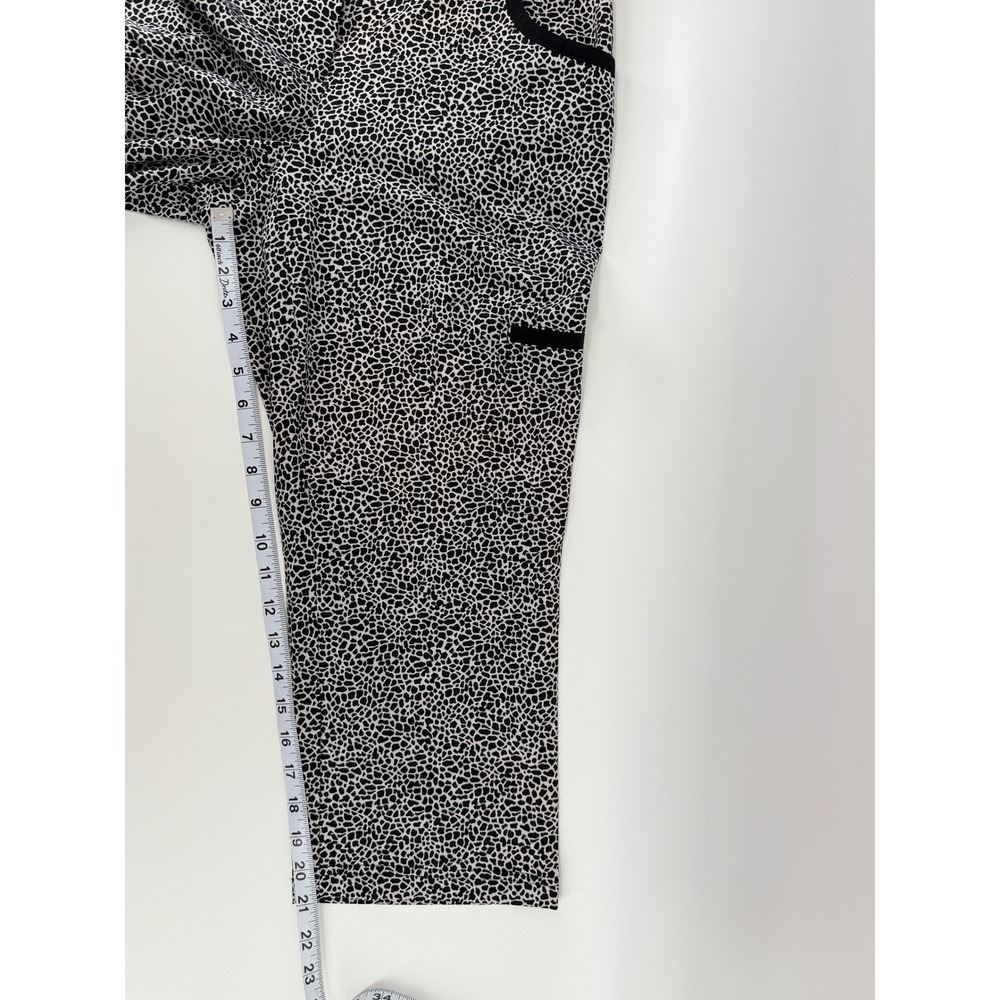 Weekends by Chicos Women 0 Black White Animal Print Capri Pants Stretch Summer - Picture 10 of 13